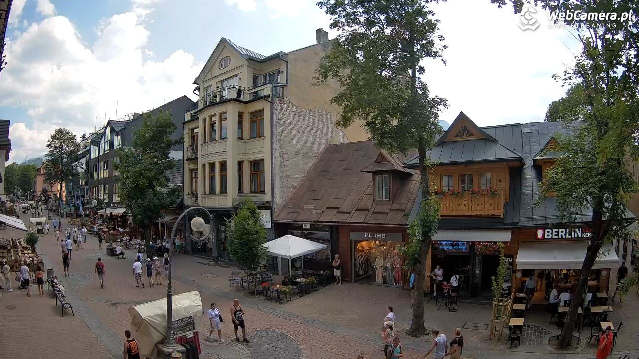 KRUPÓWKI - widok na środkową część deptaka - 28 czerwiec 2026, 14:17