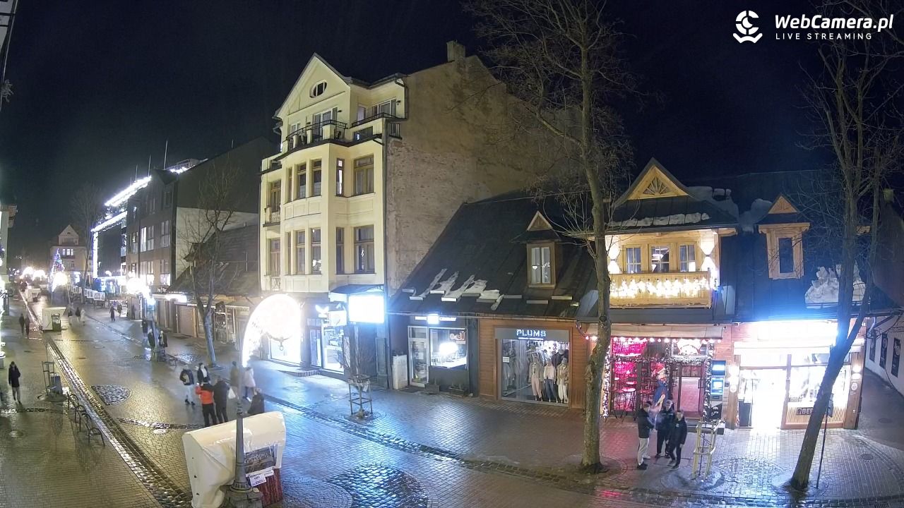 KRUPÓWKI - widok na środkową część deptaka - 06 luty 2026, 23:05