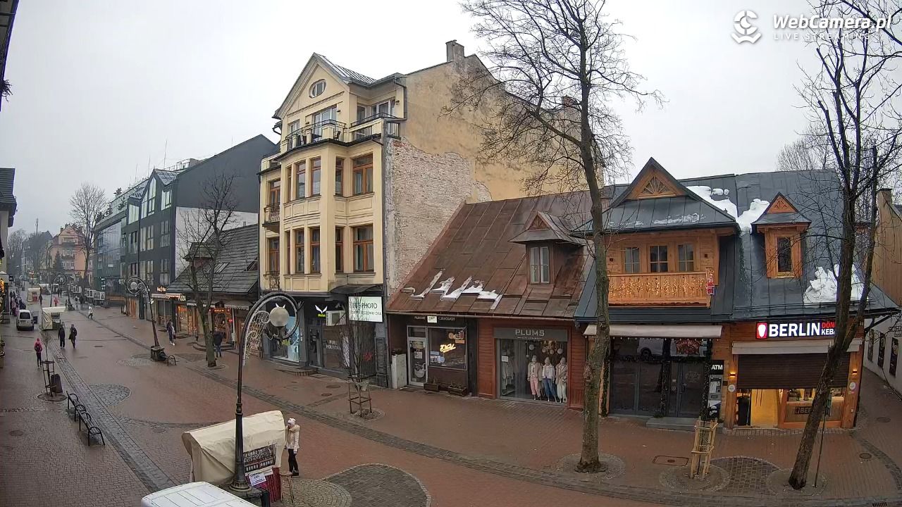 KRUPÓWKI - widok na środkową część deptaka - 07 luty 2026, 09:03