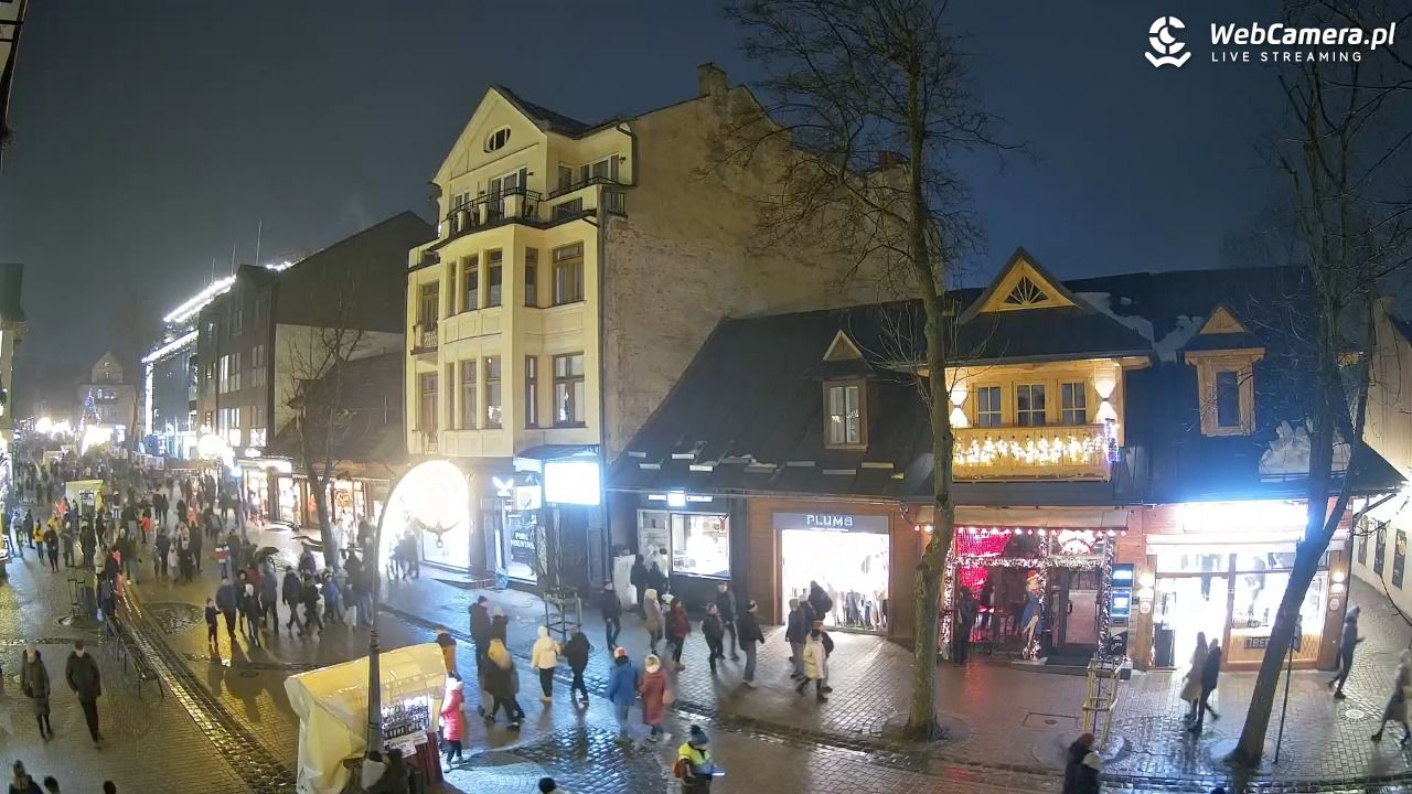 KRUPÓWKI - widok na środkową część deptaka - 07 luty 2026, 19:14