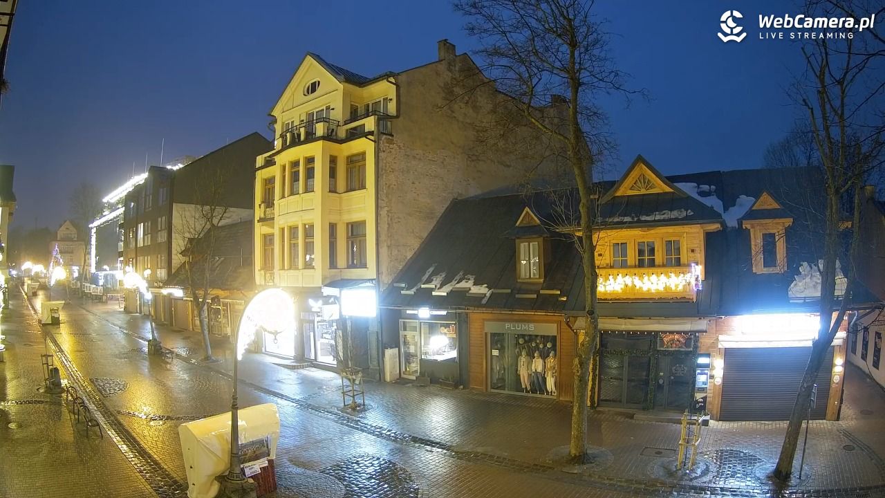 KRUPÓWKI - widok na środkową część deptaka - 07 luty 2026, 06:33