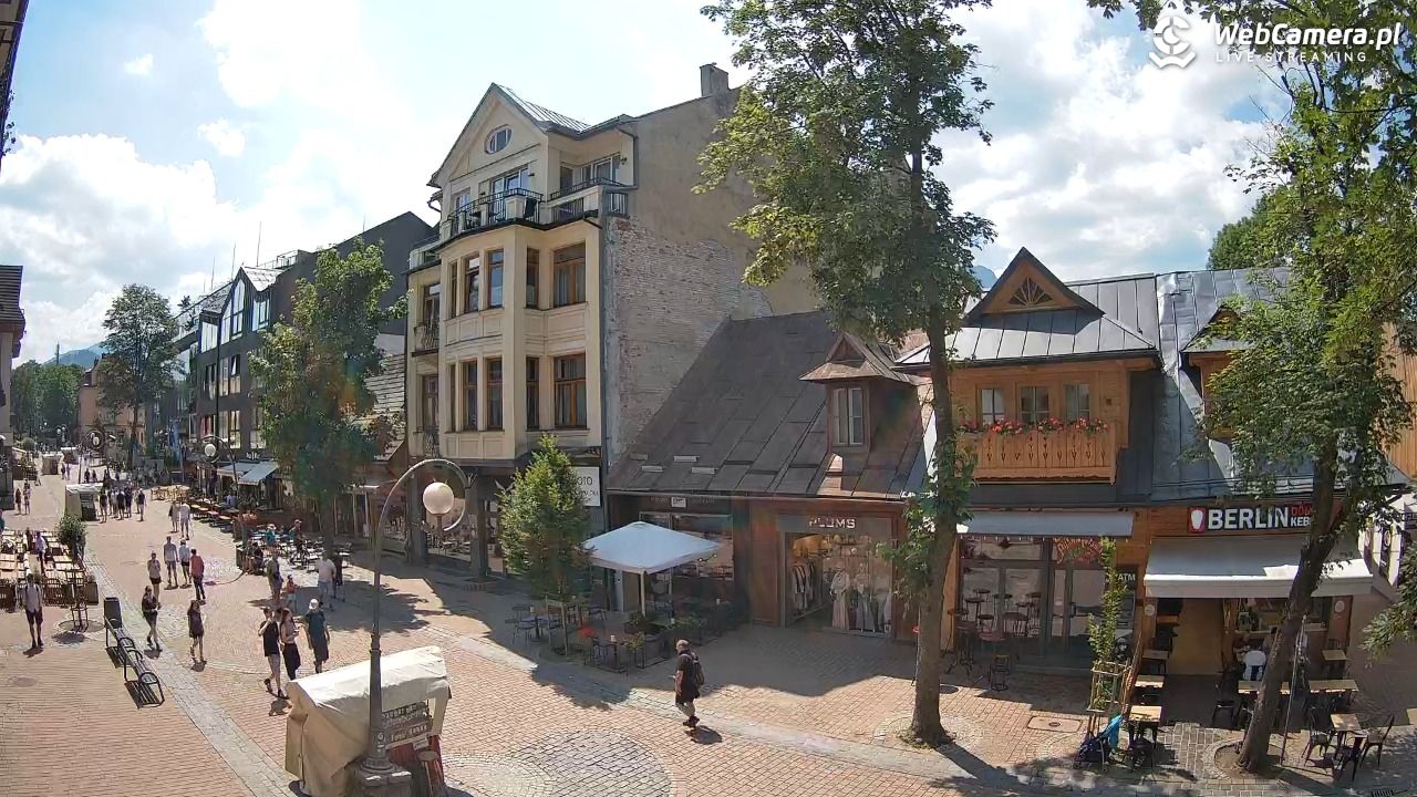 KRUPÓWKI - widok na środkową część deptaka - 28 czerwiec 2026, 11:28