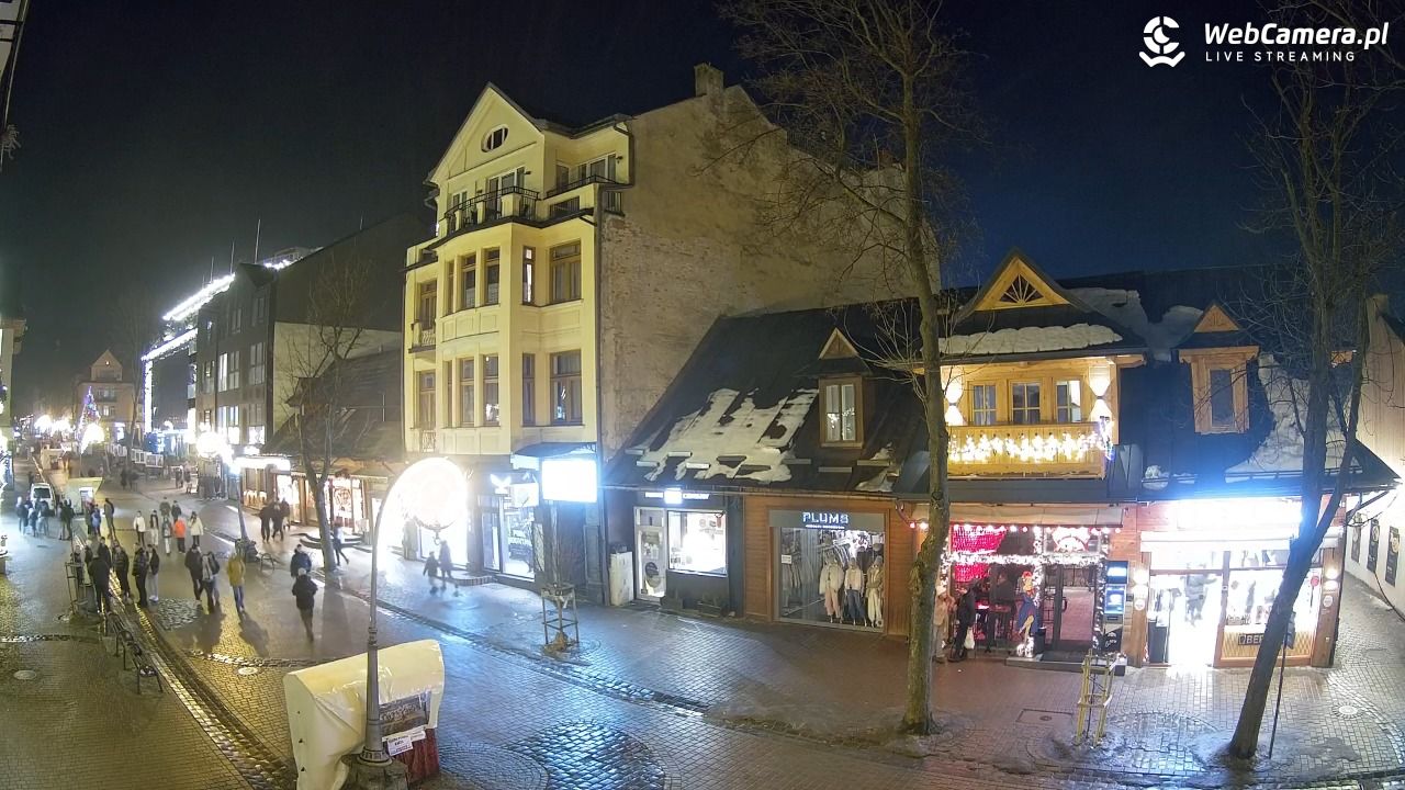 KRUPÓWKI - widok na środkową część deptaka - 05 luty 2026, 21:40