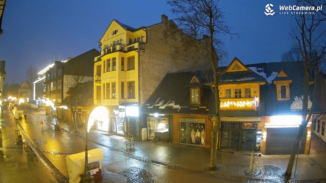 KRUPÓWKI - widok na środkową część deptaka - 07 luty 2026, 06:37