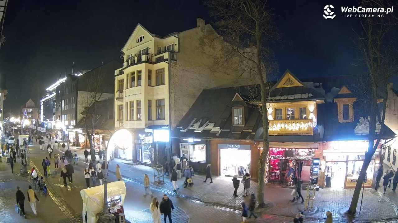 KRUPÓWKI - widok na środkową część deptaka - 06 luty 2026, 20:49