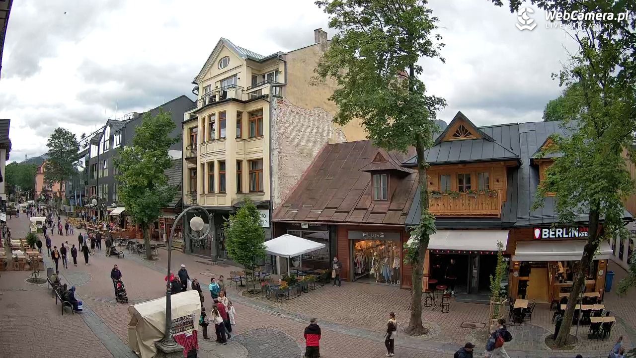 Krupówki  - widok na deptak - 15 czerwiec 2026, 11:58