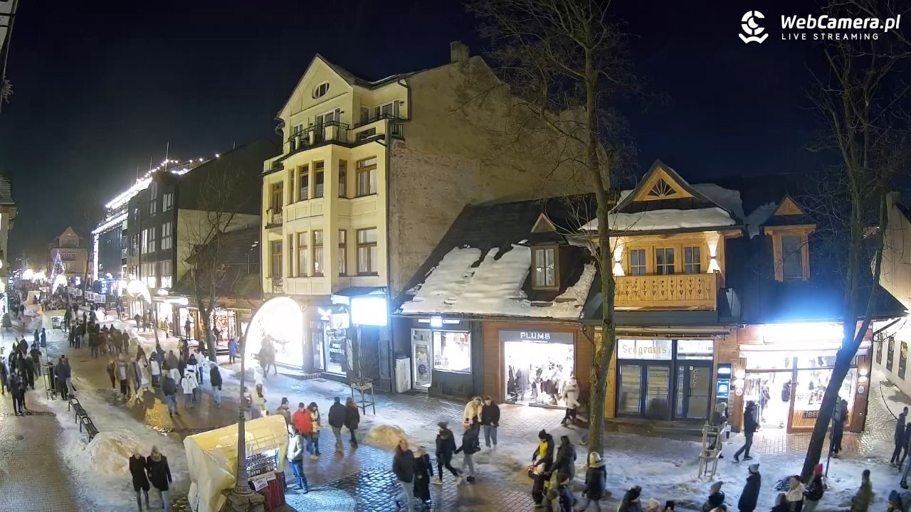 Krupówki  - widok na deptak - 06 grudzień 2025, 19:20