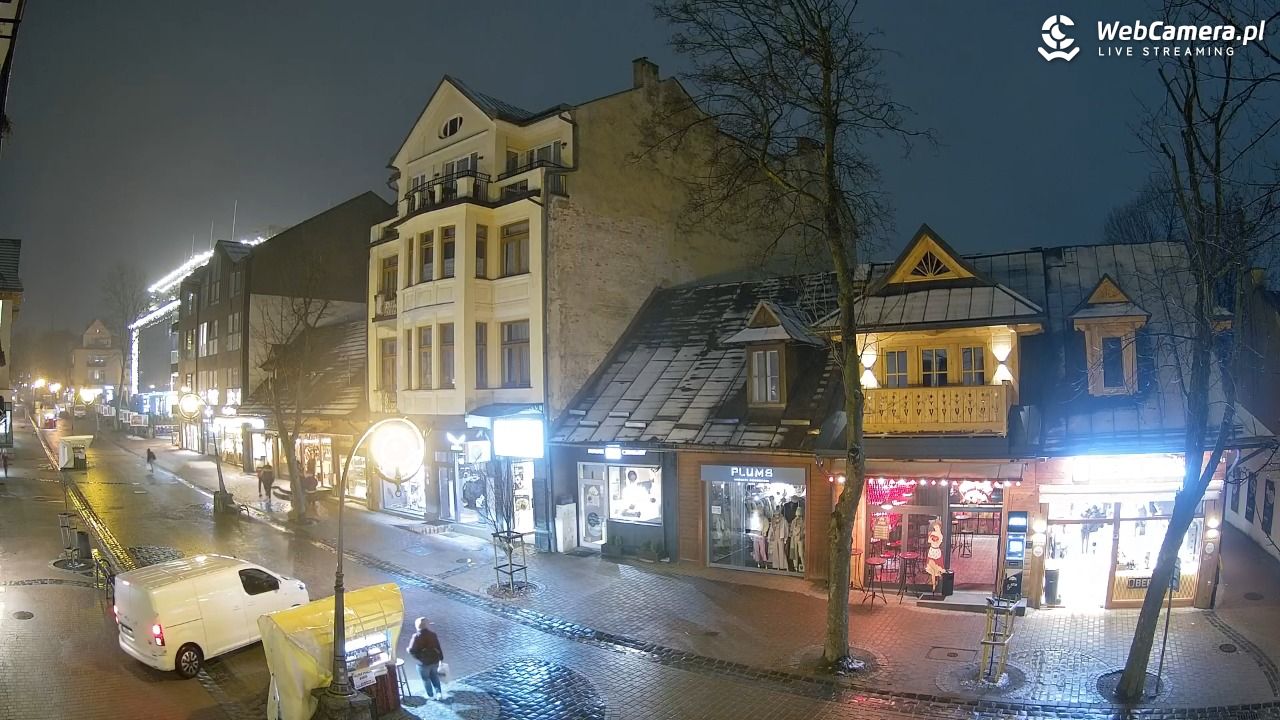 Krupówki  - widok na deptak - 17 marzec 2026, 19:57