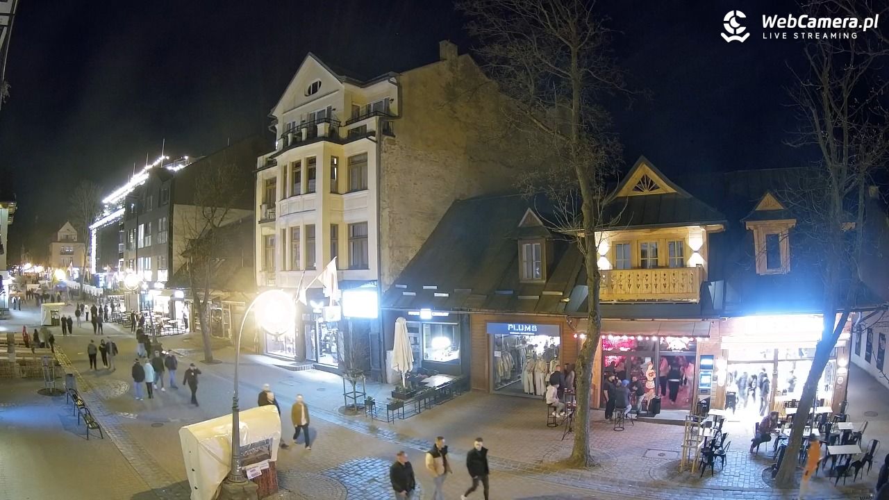 Krupówki  - widok na deptak - 02 maj 2026, 22:44