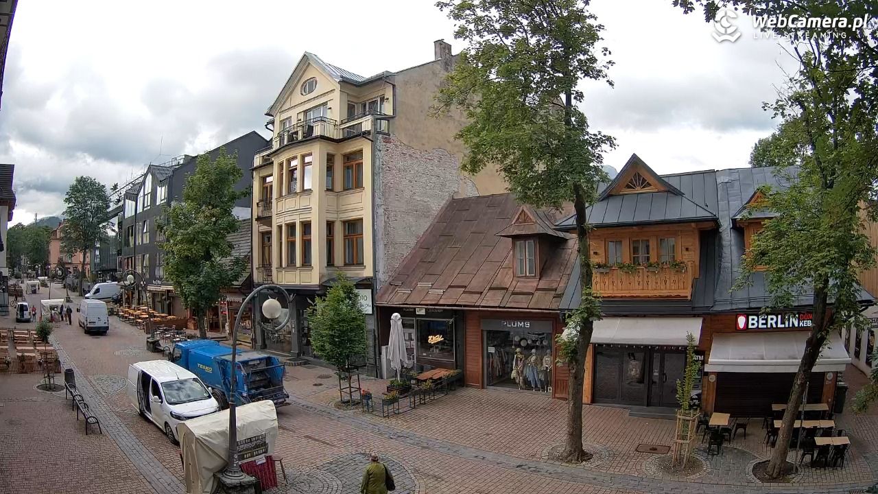 Krupówki  - widok na deptak - 17 czerwiec 2026, 08:37