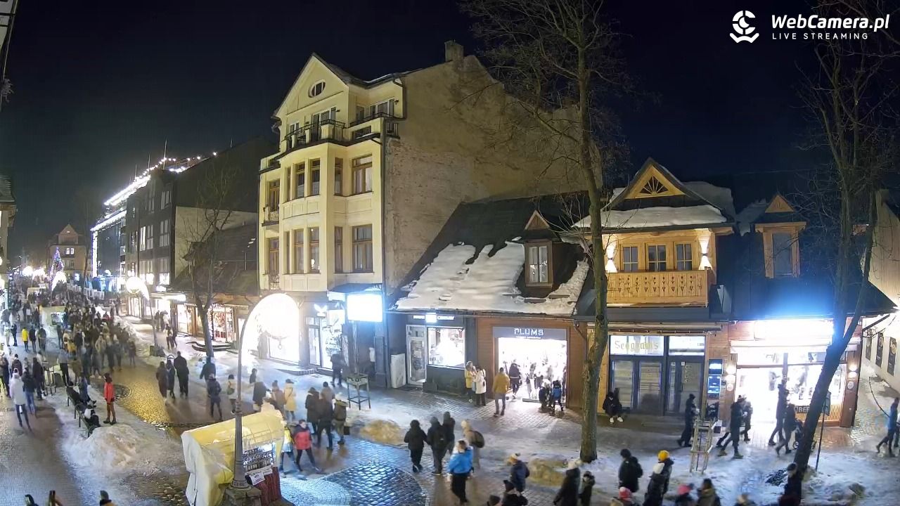 Krupówki  - widok na deptak - 06 grudzień 2025, 17:30