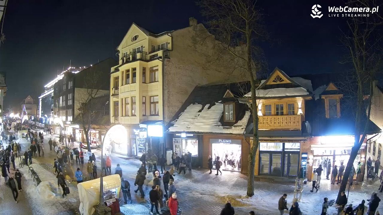 Krupówki  - widok na deptak - 06 grudzień 2025, 19:37