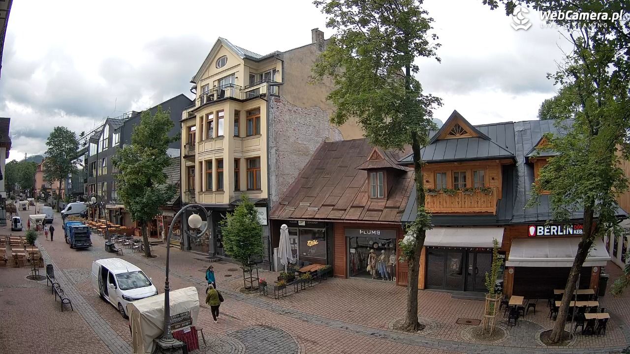 Krupówki  - widok na deptak - 17 czerwiec 2026, 08:37