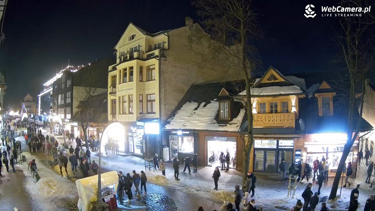 Krupówki  - widok na deptak - 06 grudzień 2025, 18:56