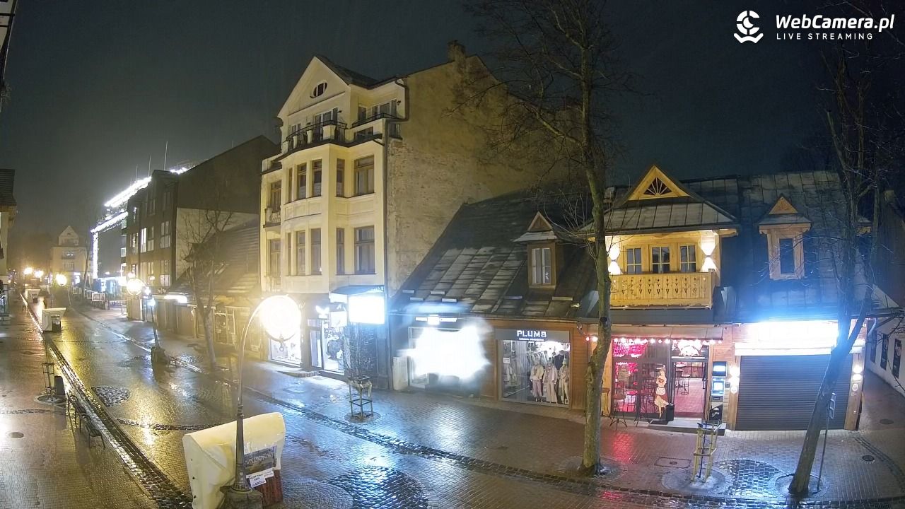 Krupówki  - widok na deptak - 17 marzec 2026, 23:04