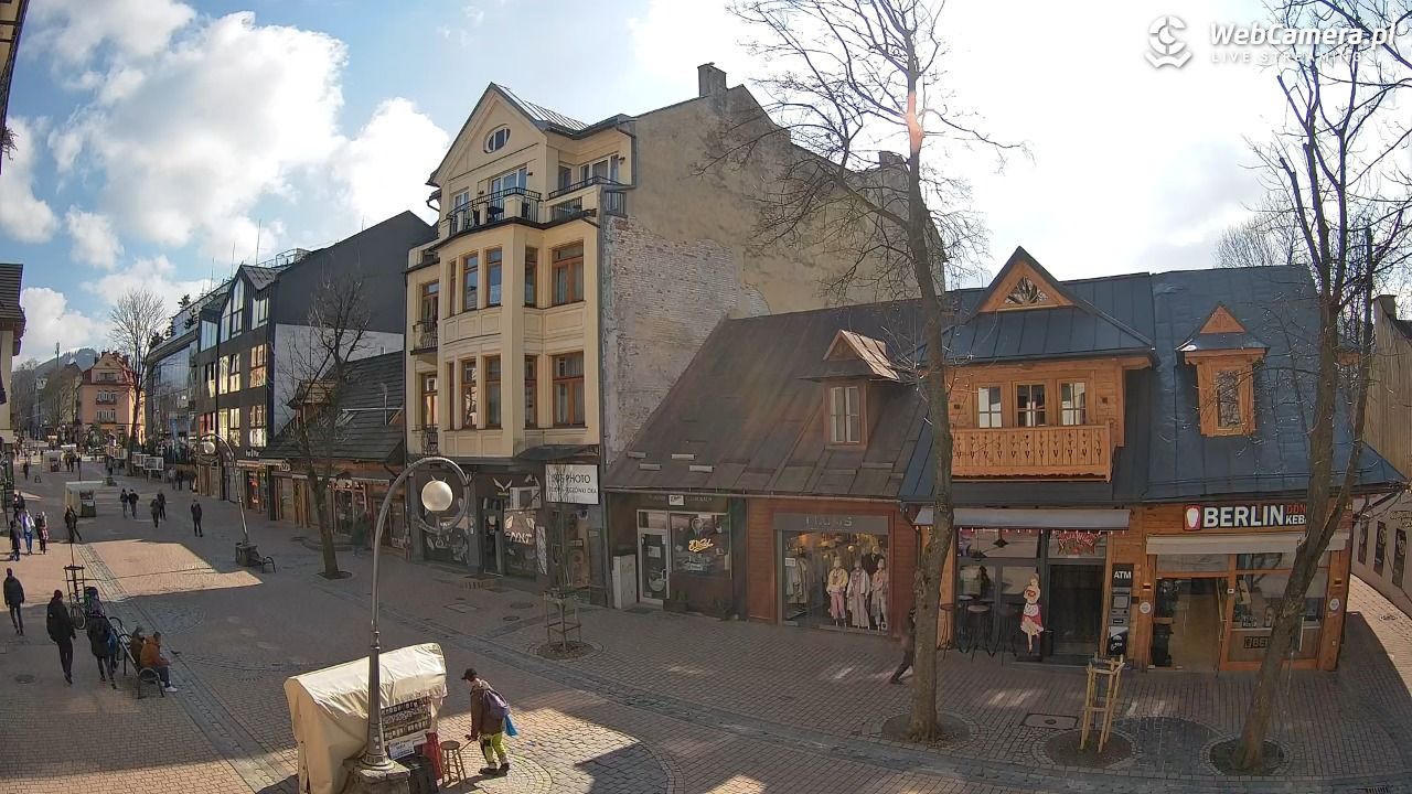 Krupówki  - widok na deptak - 18 marzec 2026, 13:07