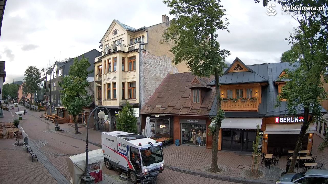 Krupówki  - widok na deptak - 15 czerwiec 2026, 05:40