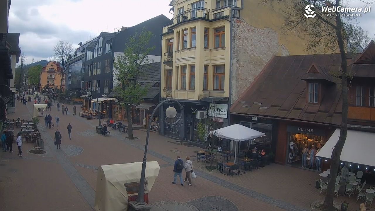 Krupówki  - widok na deptak - 13 maj 2025, 13:17