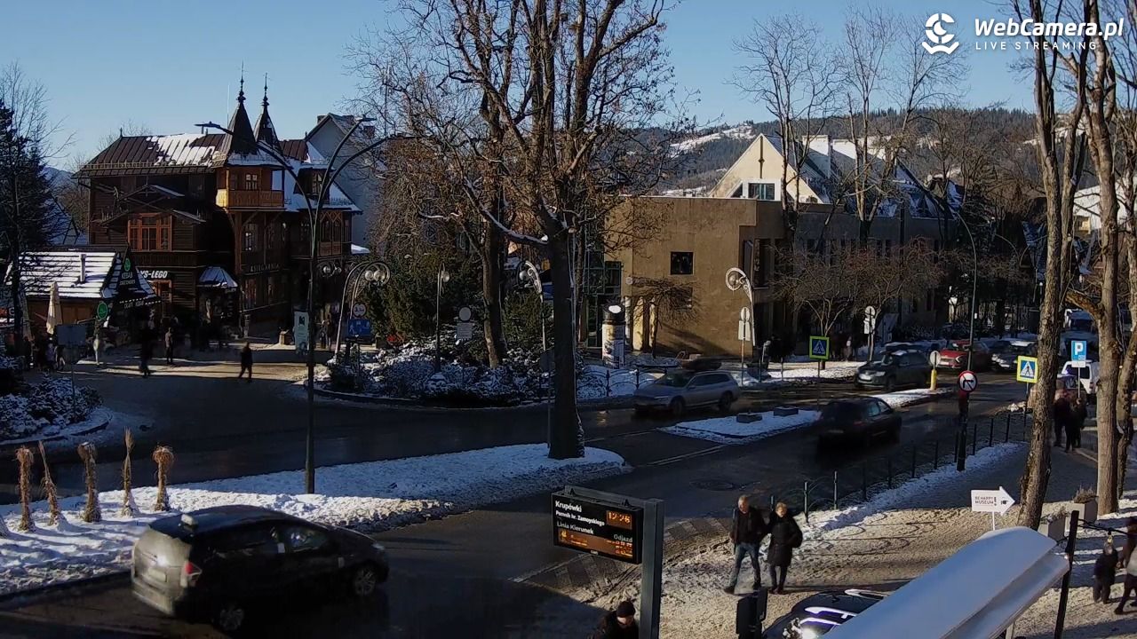 Zakopane - widok na ulicę Krupówki - 27 grudzień 2025, 12:27