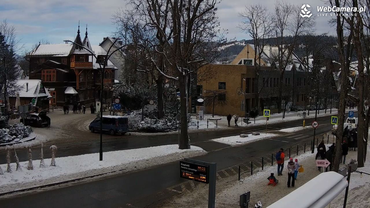 Zakopane - widok na ulicę Krupówki - 26 grudzień 2025, 10:34