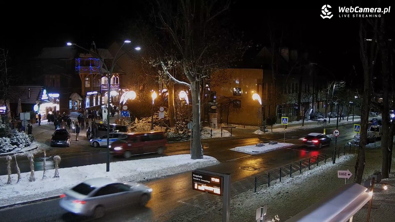 Zakopane - widok na ulicę Krupówki - 26 grudzień 2025, 17:26