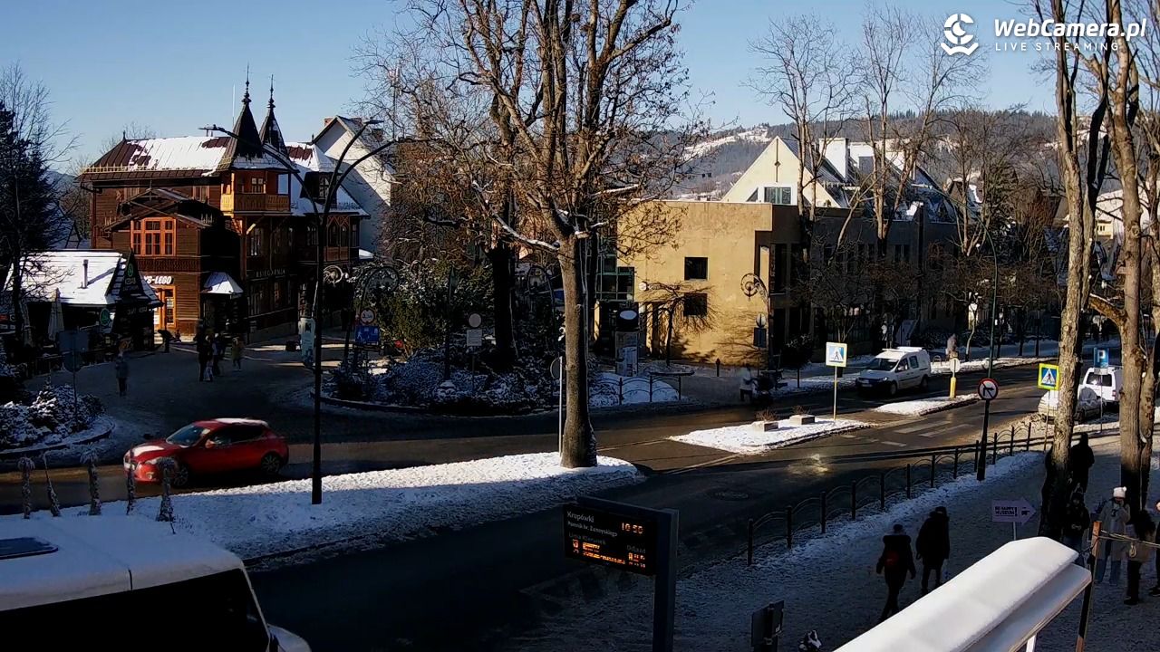 Zakopane - widok na ulicę Krupówki - 27 grudzień 2025, 10:50