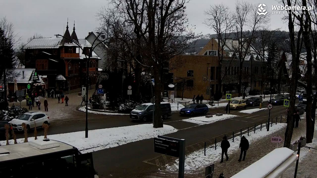 Zakopane - widok na ulicę Krupówki - 28 grudzień 2025, 12:47