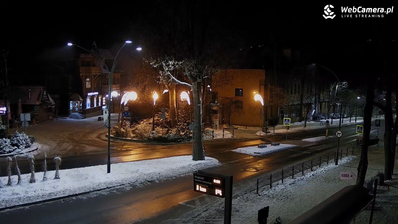 Zakopane - widok na ulicę Krupówki - 27 grudzień 2025, 06:37