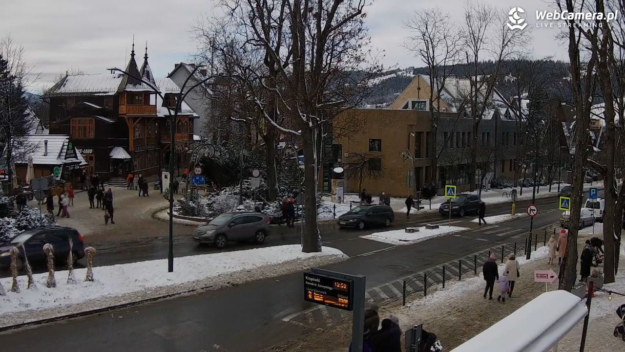 Zakopane - widok na ulicę Krupówki - 26 grudzień 2025, 12:52