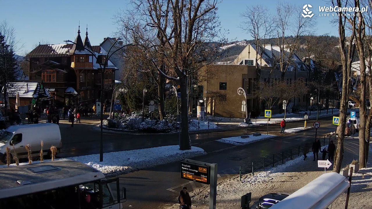 Zakopane - widok na ulicę Krupówki - 27 grudzień 2025, 12:36