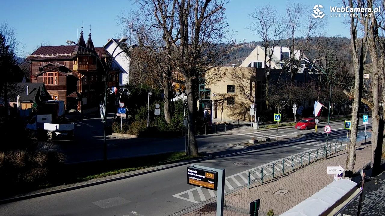 Zakopane - widok na ulicę Krupówki - 07 listopad 2025, 09:29