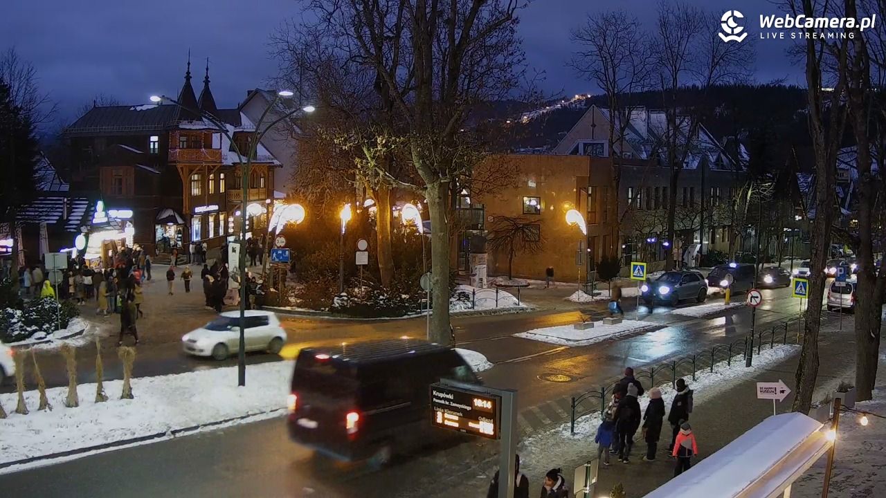 Zakopane - widok na ulicę Krupówki - 29 grudzień 2025, 16:14