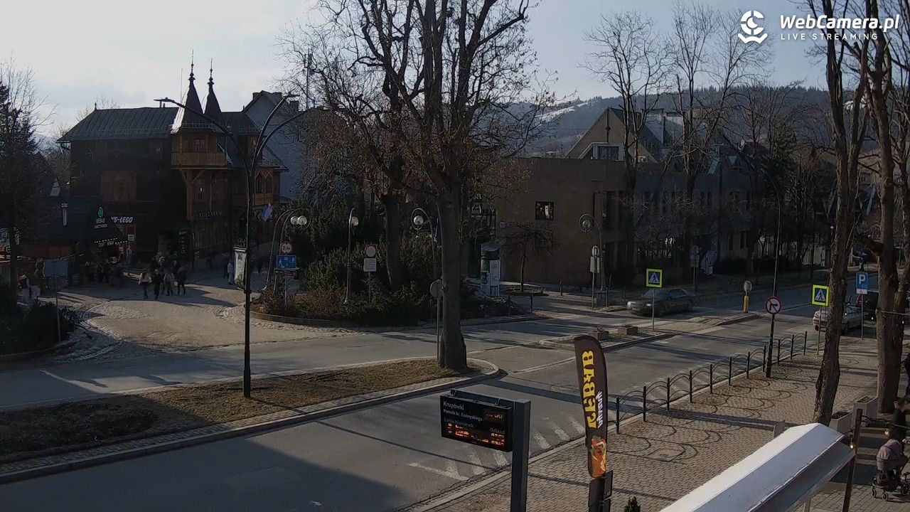 Zakopane - widok na ulicę Krupówki - 01 marzec 2026, 15:01