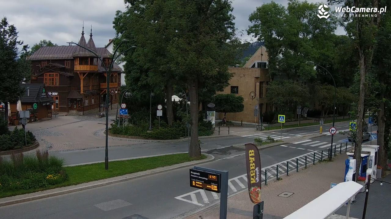 Zakopane - widok na ulicę Krupówki - 21 lipiec 2026, 08:06