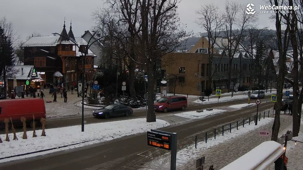 Zakopane - widok na ulicę Krupówki - 28 grudzień 2025, 15:05