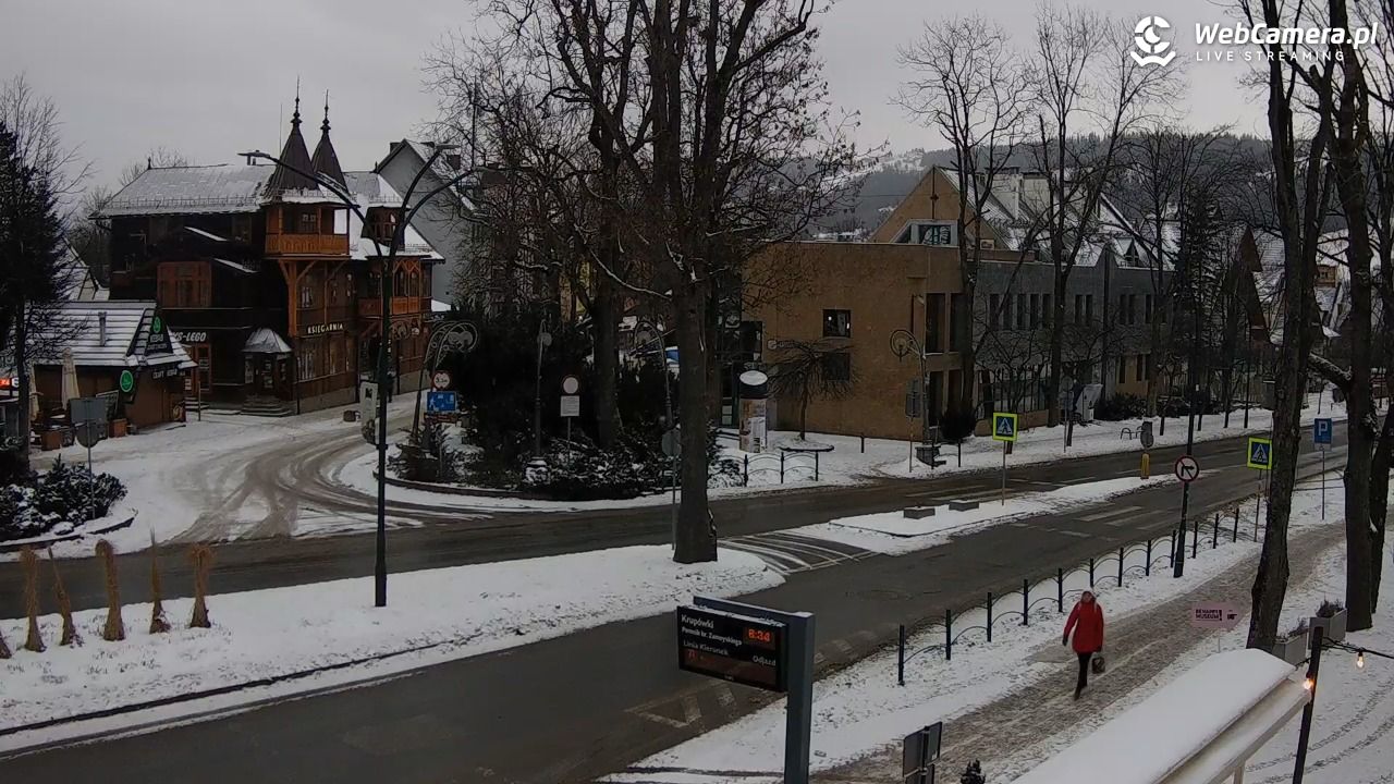 Zakopane - widok na ulicę Krupówki - 28 grudzień 2025, 08:34
