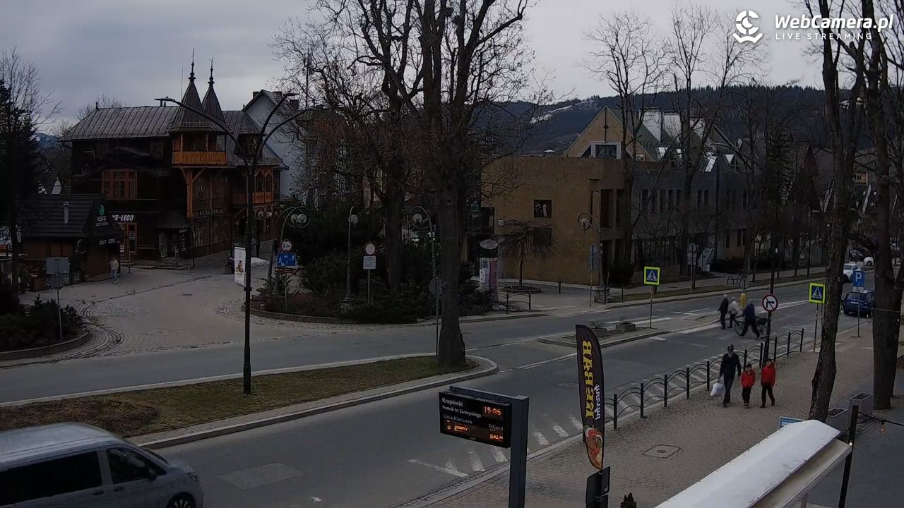 Zakopane - widok na ulicę Krupówki - 14 kwiecień 2026, 15:05