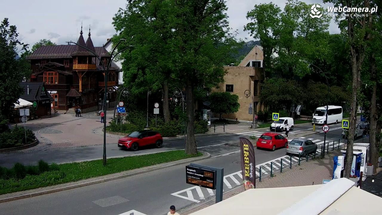 Zakopane - widok na ulicę Krupówki - 05 czerwiec 2026, 09:55