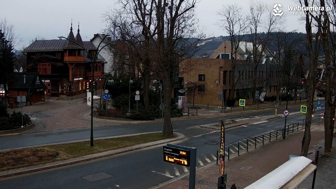 Zakopane - widok na ulicę Krupówki - 14 kwiecień 2026, 05:54