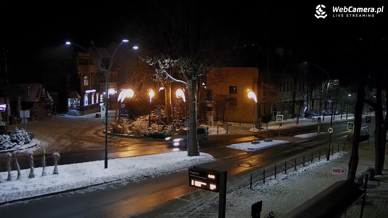 Zakopane - widok na ulicę Krupówki - 27 grudzień 2025, 06:37