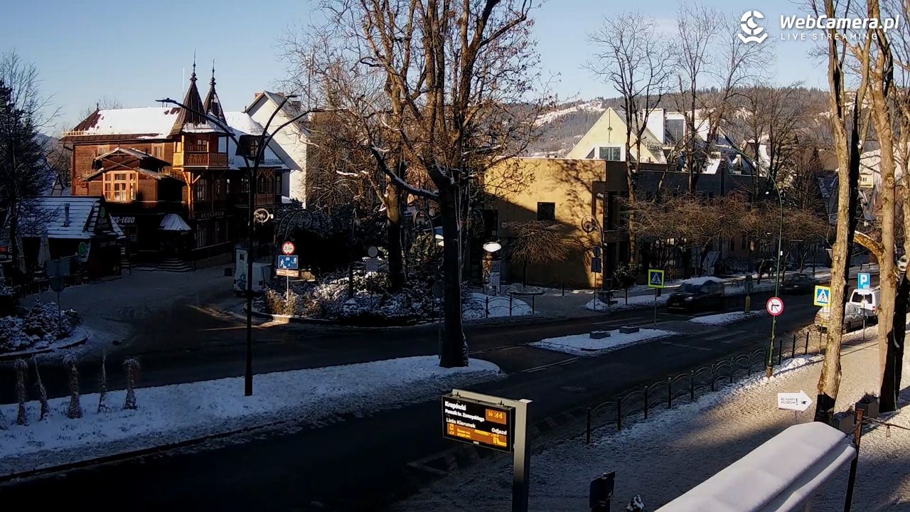 Zakopane - widok na ulicę Krupówki - 27 grudzień 2025, 09:35