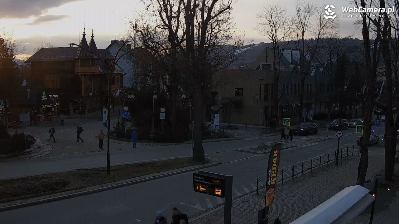 Zakopane - widok na ulicę Krupówki - 01 marzec 2026, 16:35