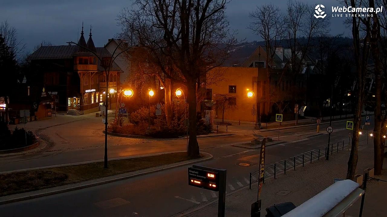 Zakopane - widok na ulicę Krupówki - 15 kwiecień 2026, 05:31