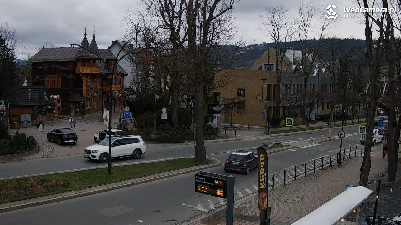 Zakopane - widok na ulicę Krupówki - 20 kwiecień 2026, 14:30