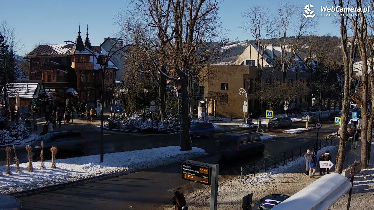 Zakopane - widok na ulicę Krupówki - 27 grudzień 2025, 12:37