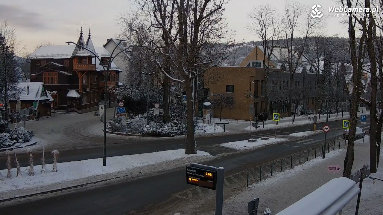 Zakopane - widok na ulicę Krupówki - 26 grudzień 2025, 08:09