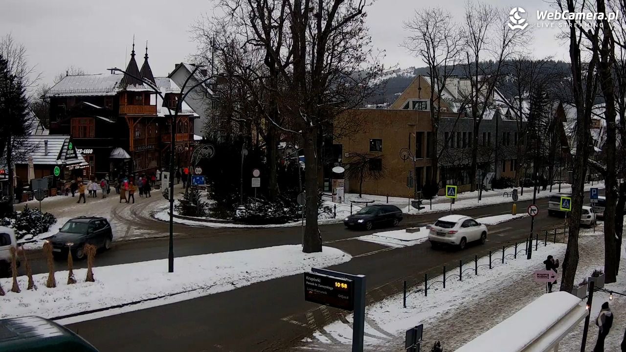 Zakopane - widok na ulicę Krupówki - 28 grudzień 2025, 10:59