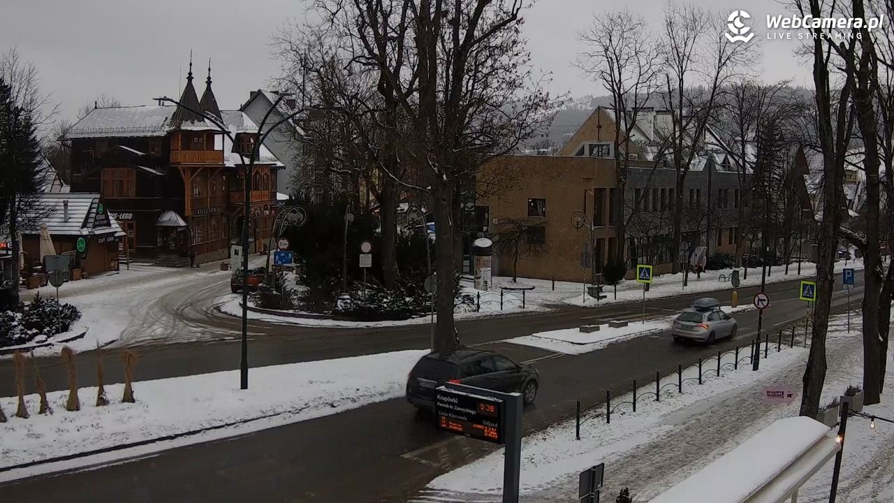 Zakopane - widok na ulicę Krupówki - 28 grudzień 2025, 09:39