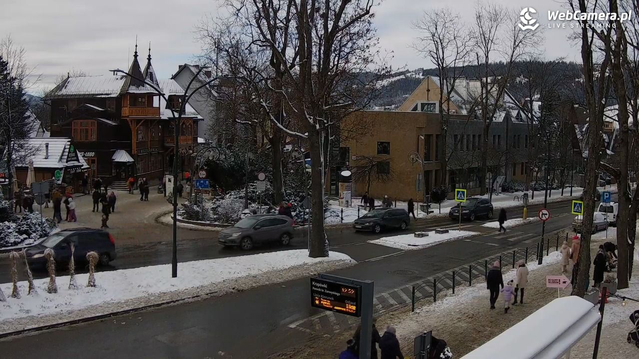 Zakopane - widok na ulicę Krupówki - 26 grudzień 2025, 12:52