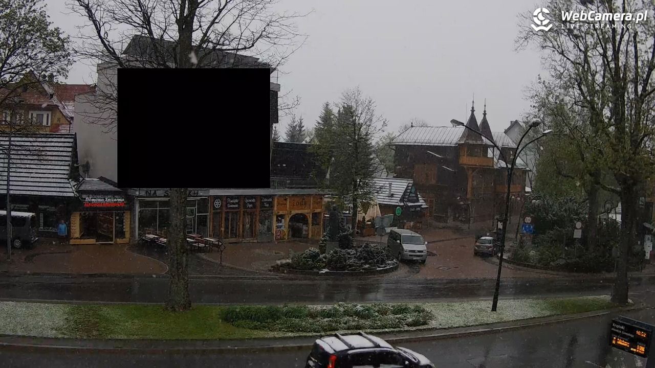Zakopane - widok na ulicę Krupówki - 15 maj 2025, 10:53